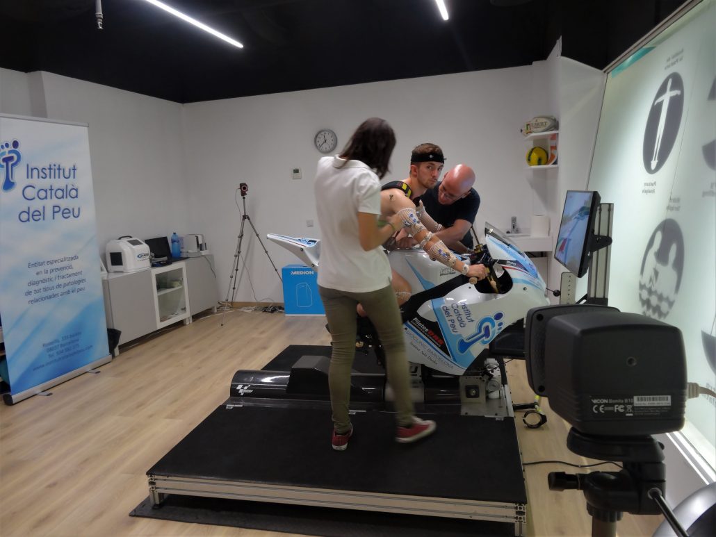 El Institut Català del Peu realiza un análisis biomecánico al piloto John McPhee